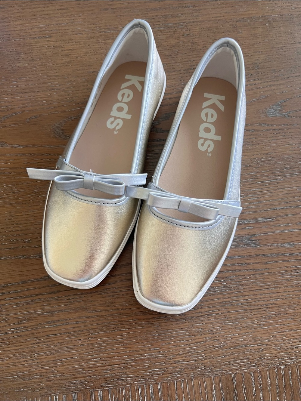 Keds Square Toe Metallic Silver Mary Jane Mini Bow Flats Size 5.5 NWOB